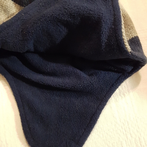 Old Navy hat & mitten set medium small kids - Picture 3 of 4